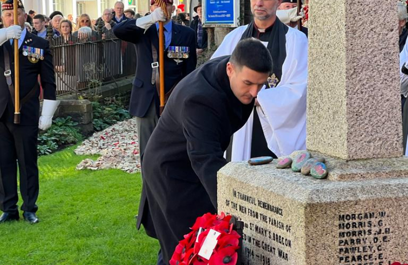 James Evans MS laying a wreath